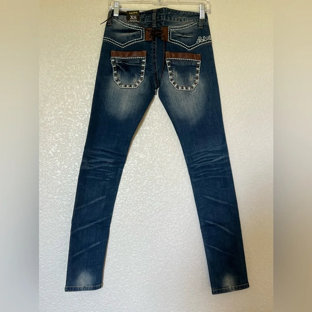 Lolita Embroidery Jeans - Picture 3 of 9